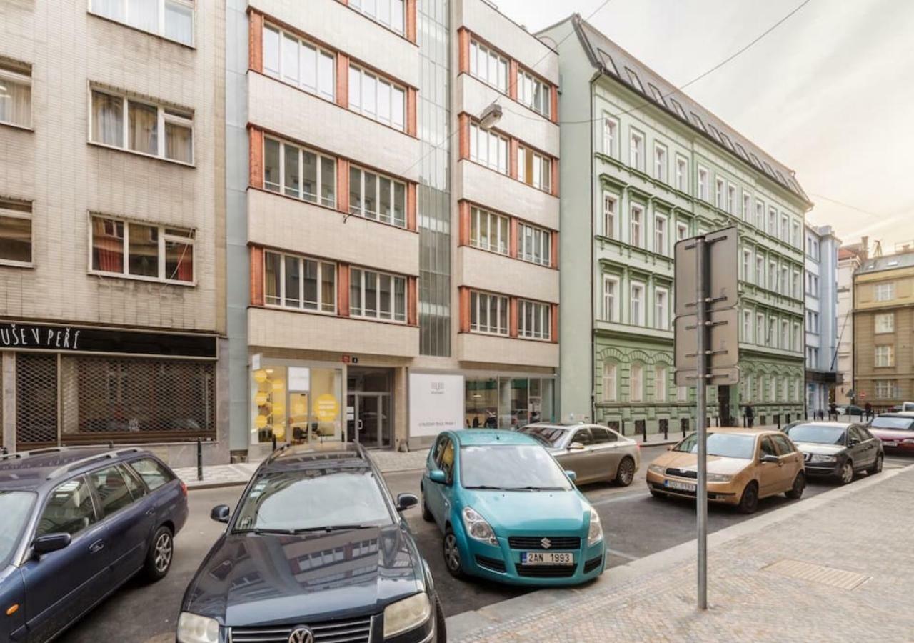 Central Prague Crown Apartments Zewnętrze zdjęcie