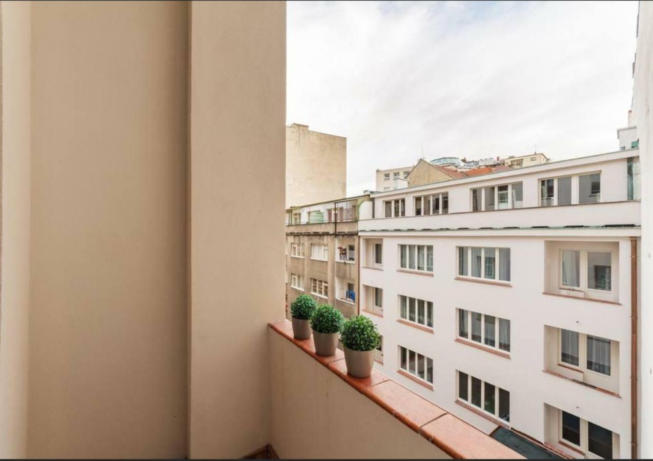 Central Prague Crown Apartments Zewnętrze zdjęcie